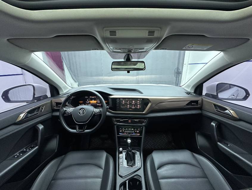 Volkswagen Tharu 2022 car image #9