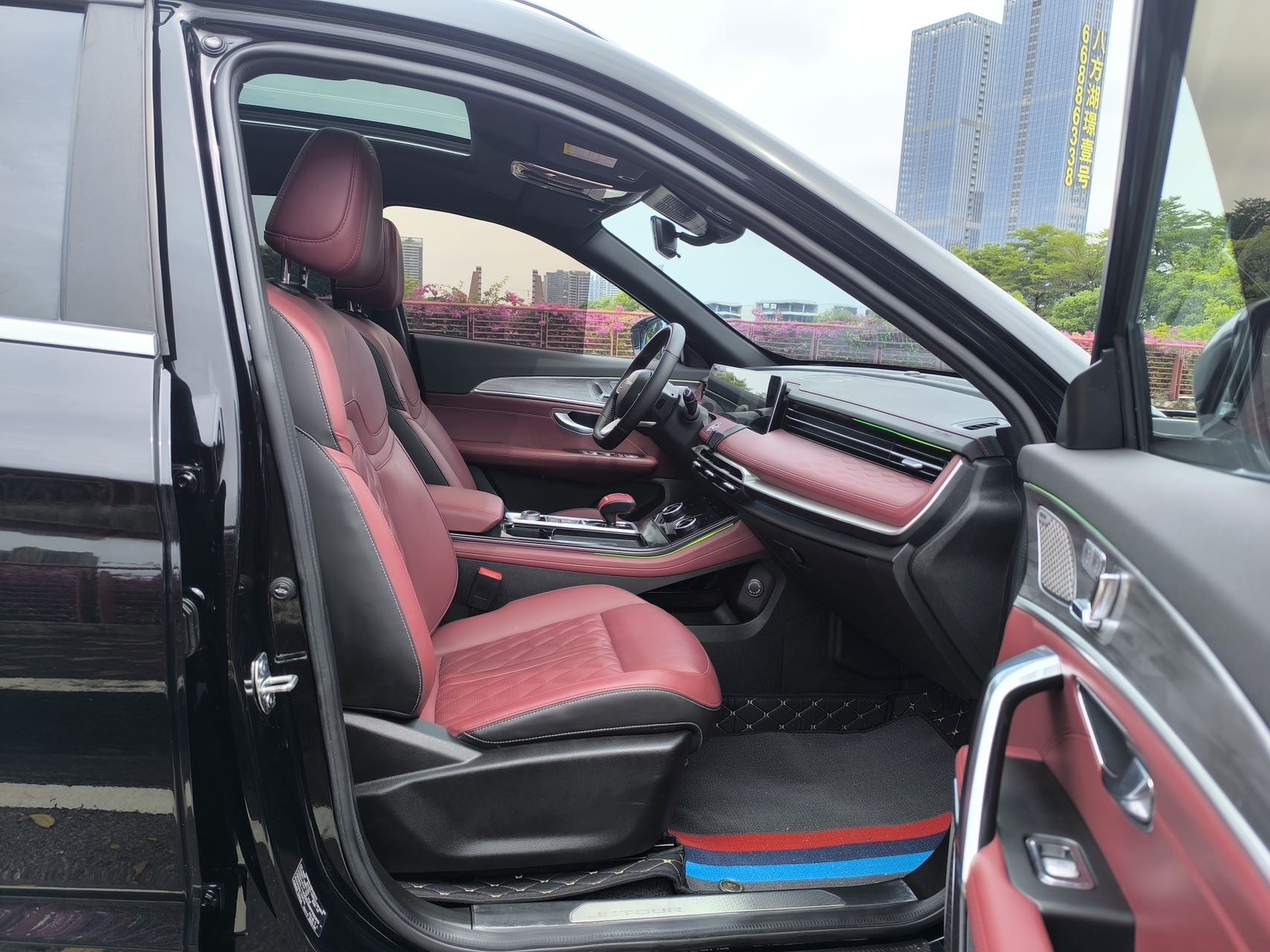 Jetour X70 PLUS 2023 car image #14
