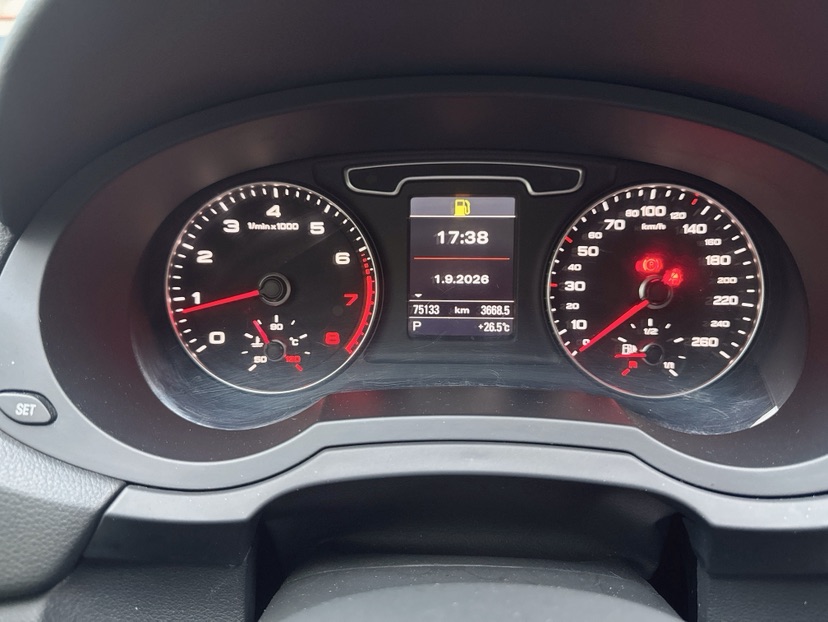 Audi Q3 2013 car image #7