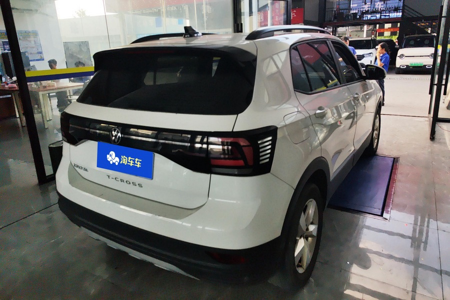 Volkswagen T-Cross 2023 #2 Volkswagen T-Cross 2023 car image #2