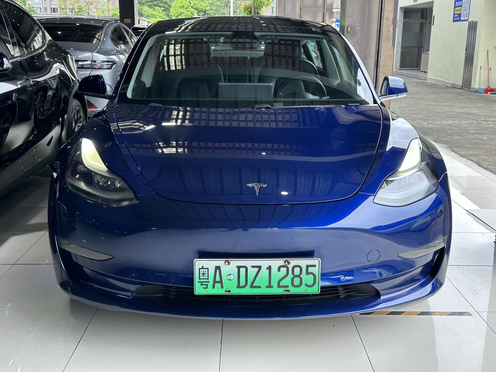 Tesla Model 3 2021 car image #2