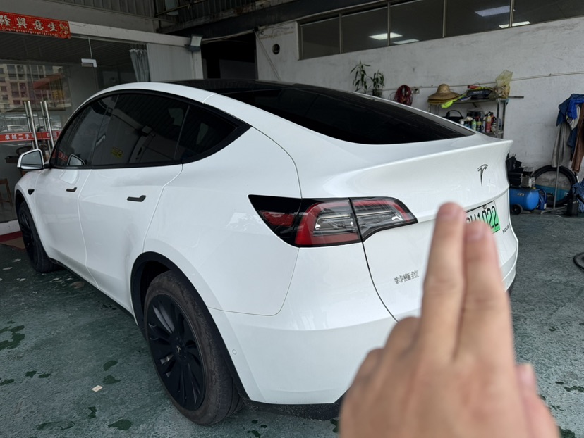 Tesla Model Y 2022 car image #5