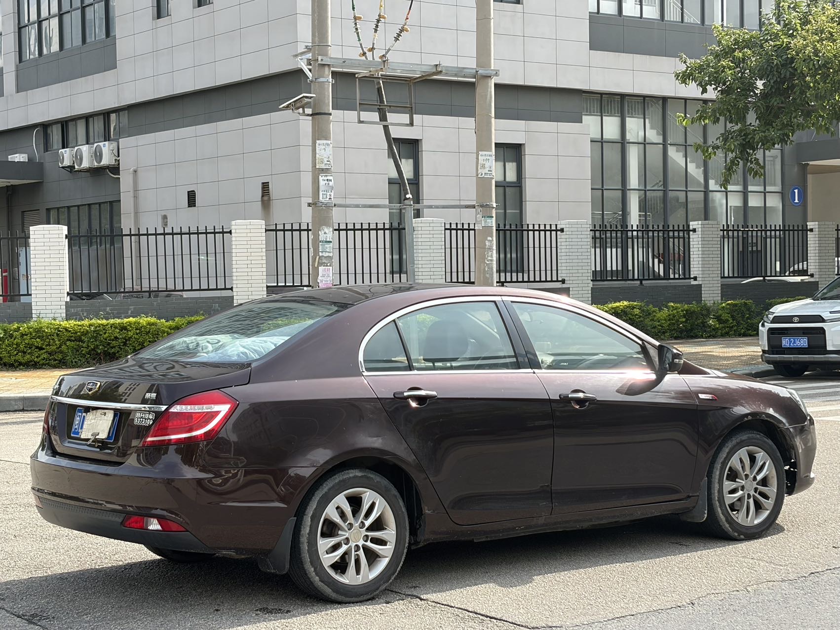 GEELY Emgrand 2016 #9 GEELY Emgrand 2016 car image #9