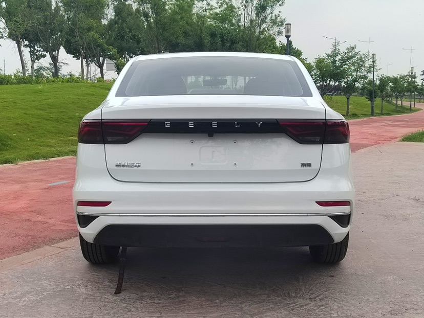 GEELY Emgrand 2025 #5 GEELY Emgrand 2025 car image #5