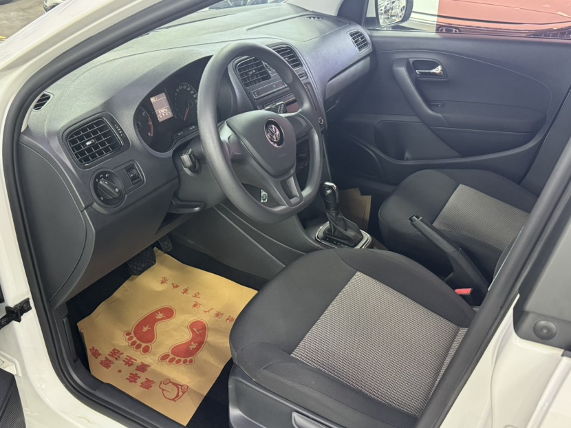 Volkswagen Polo 2018 car image #4