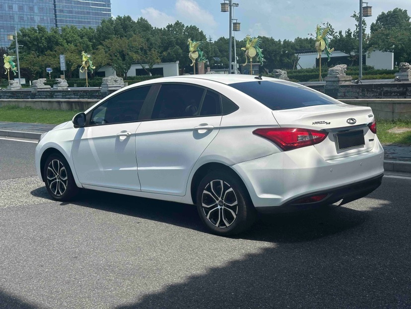 2019 car image #7