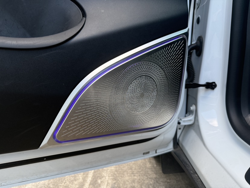 Tesla Model Y 2024 #6 Tesla Model Y 2024 car image #6