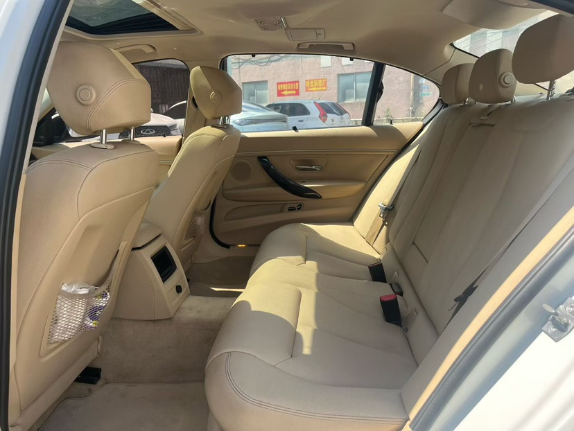 BMW 3 Series 2012 car image #6
