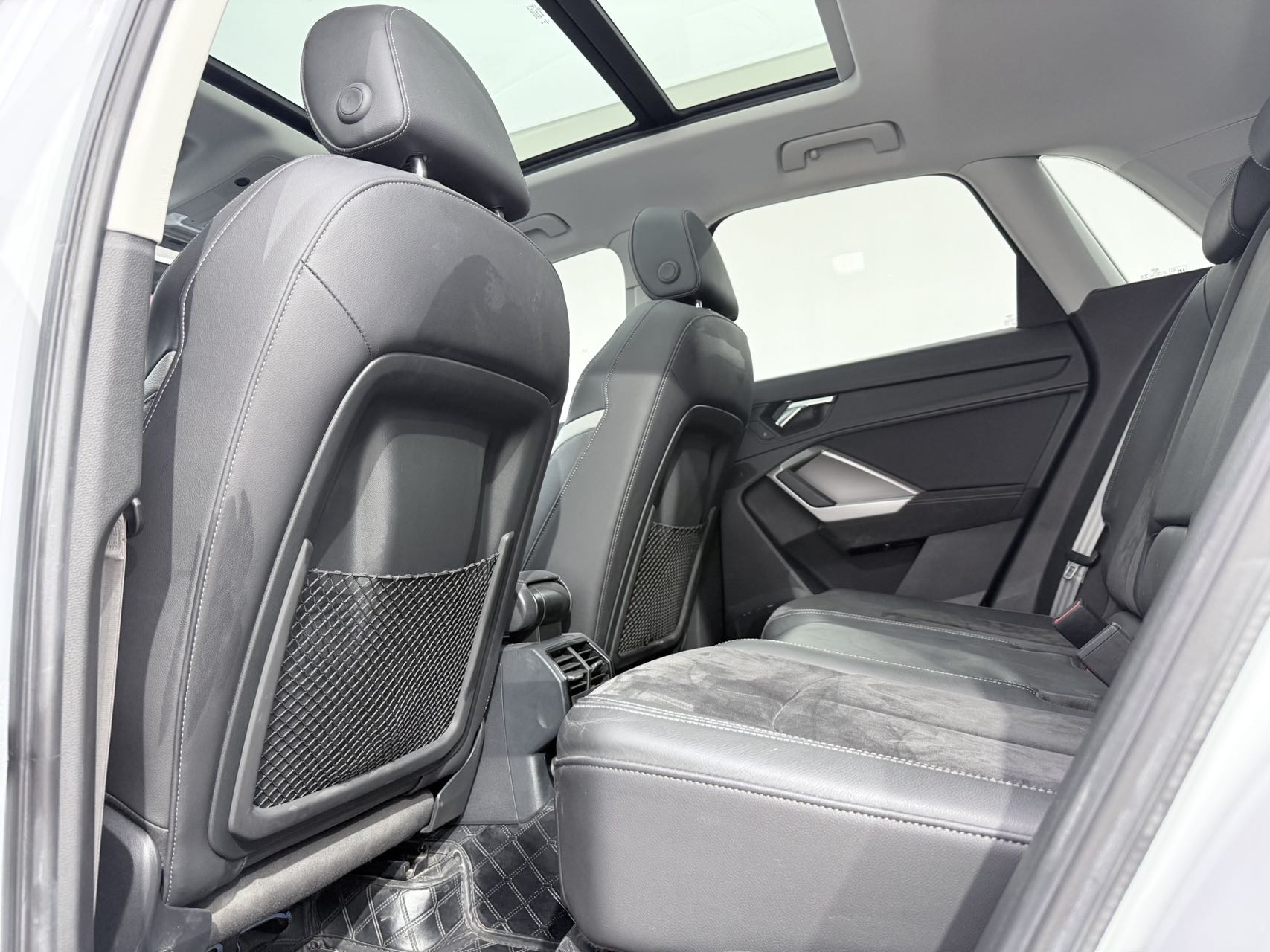 Audi Q3 2022 car image #8