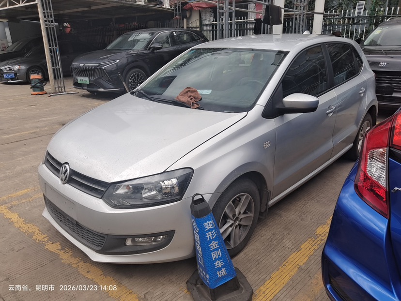 Volkswagen Polo 2013 Volkswagen Polo 2013 car image