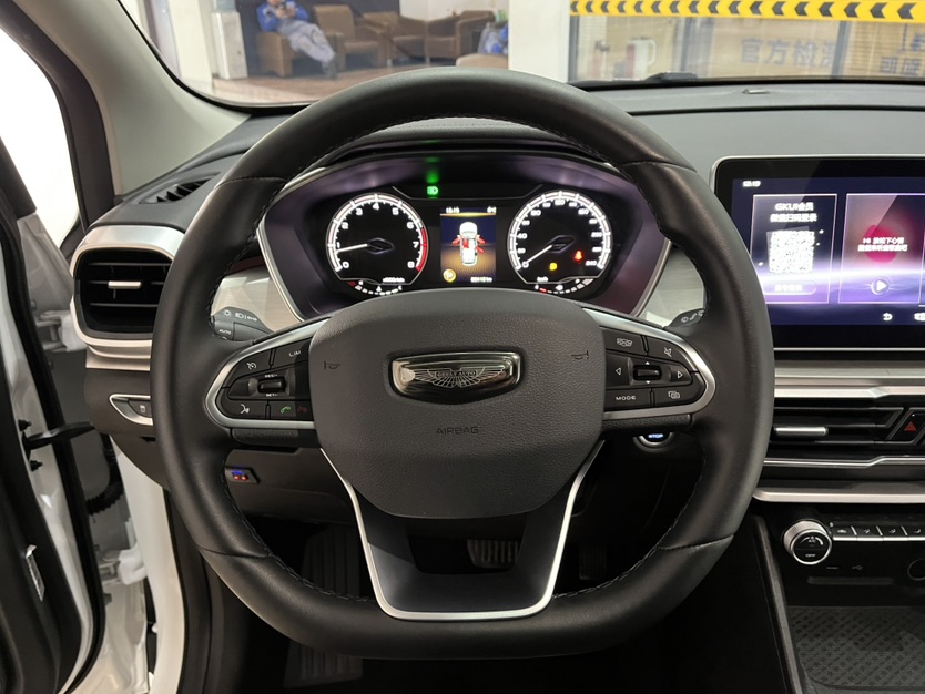 GEELY Coolray 2023 car image #11