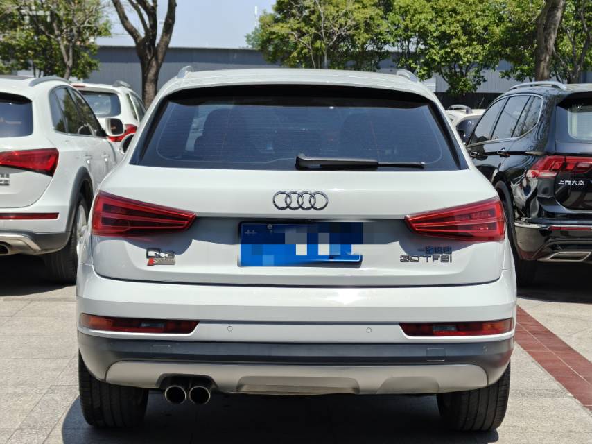 Audi Q3 2019 car image #8