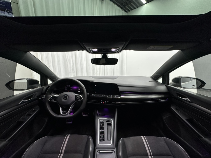 Volkswagen Golf 2022 car image #9