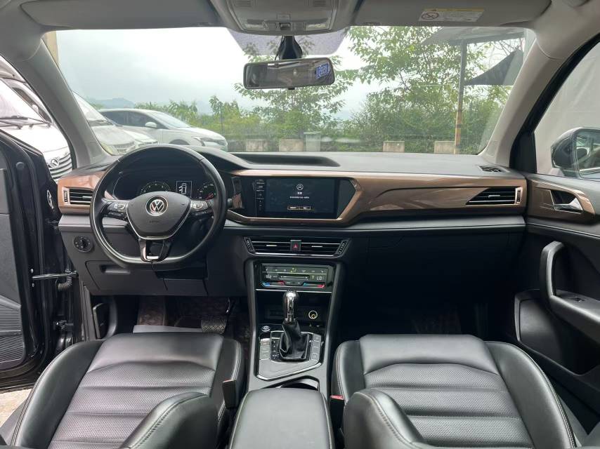 Volkswagen Tharu 2022 car image #11