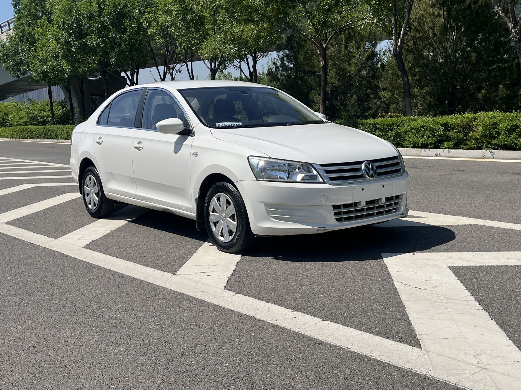 Volkswagen Santana 2014 car image #2
