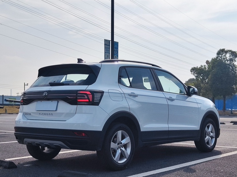 Volkswagen T-Cross 2023 #6 Volkswagen T-Cross 2023 car image #6