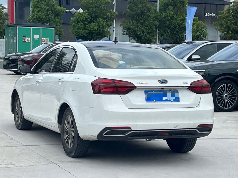 GEELY Emgrand 2018 car image #9