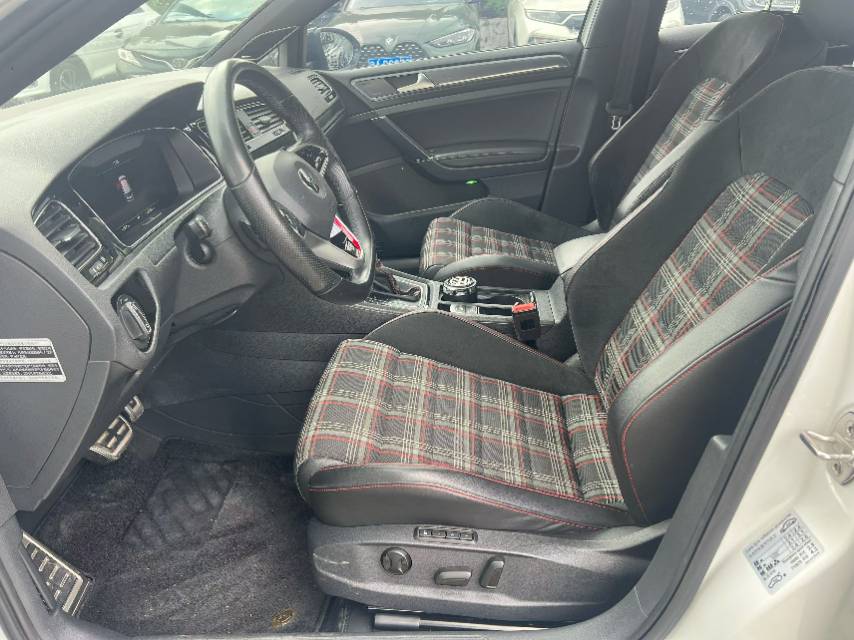Volkswagen Golf 2016 car image #5