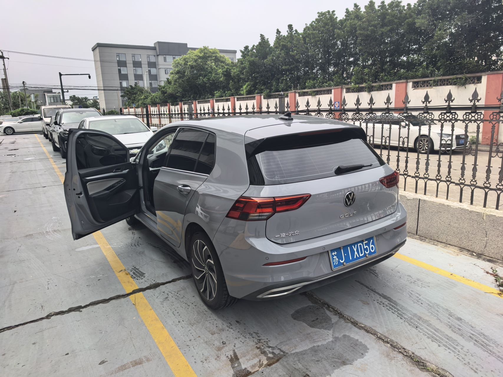 Volkswagen Golf 2021 car image #5