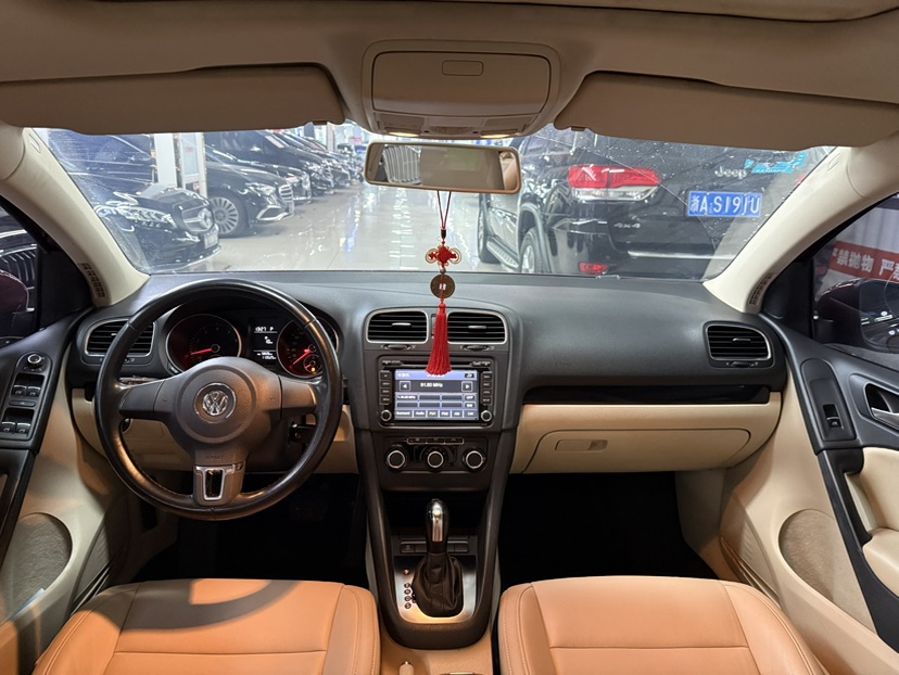 Volkswagen Golf 2013 car image #3