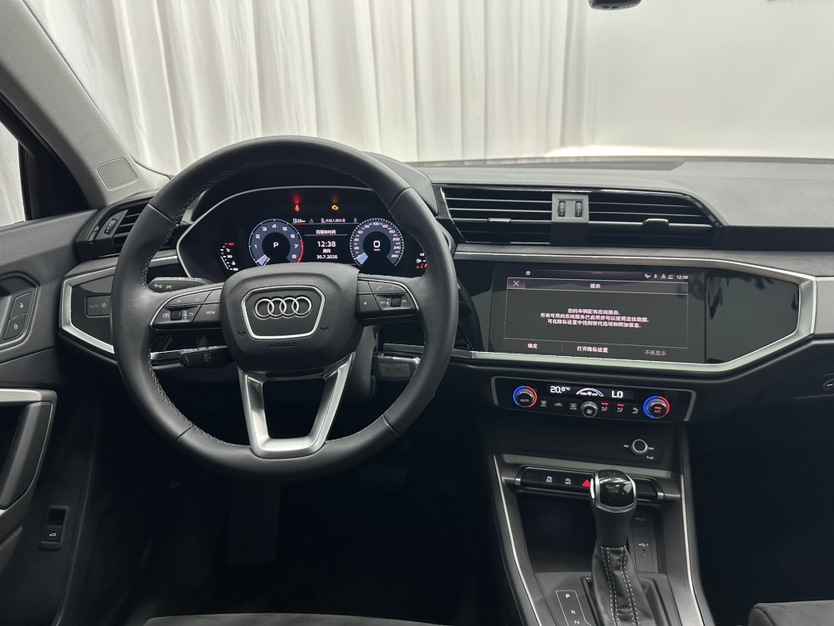 Audi Q3 2023 car image #11