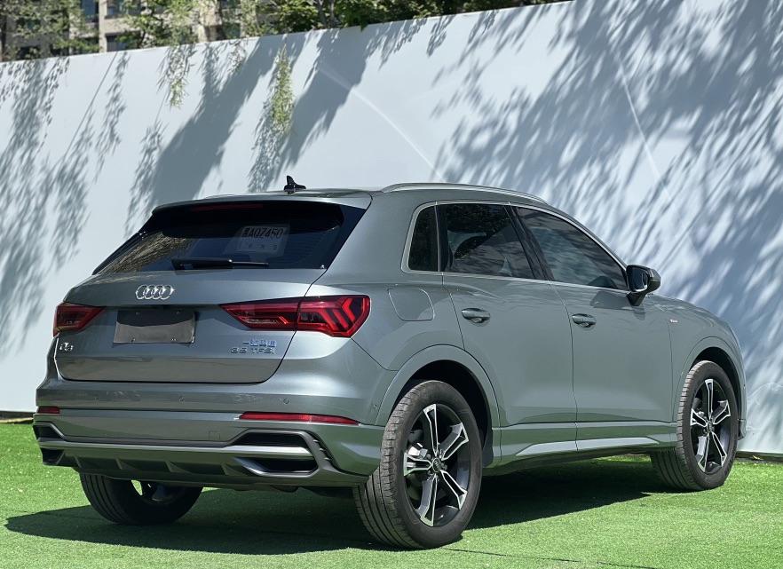 Audi Q3 2023 #4 Audi Q3 2023 car image #4