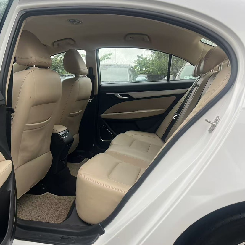 GEELY Emgrand 2019 #4 GEELY Emgrand 2019 car image #4