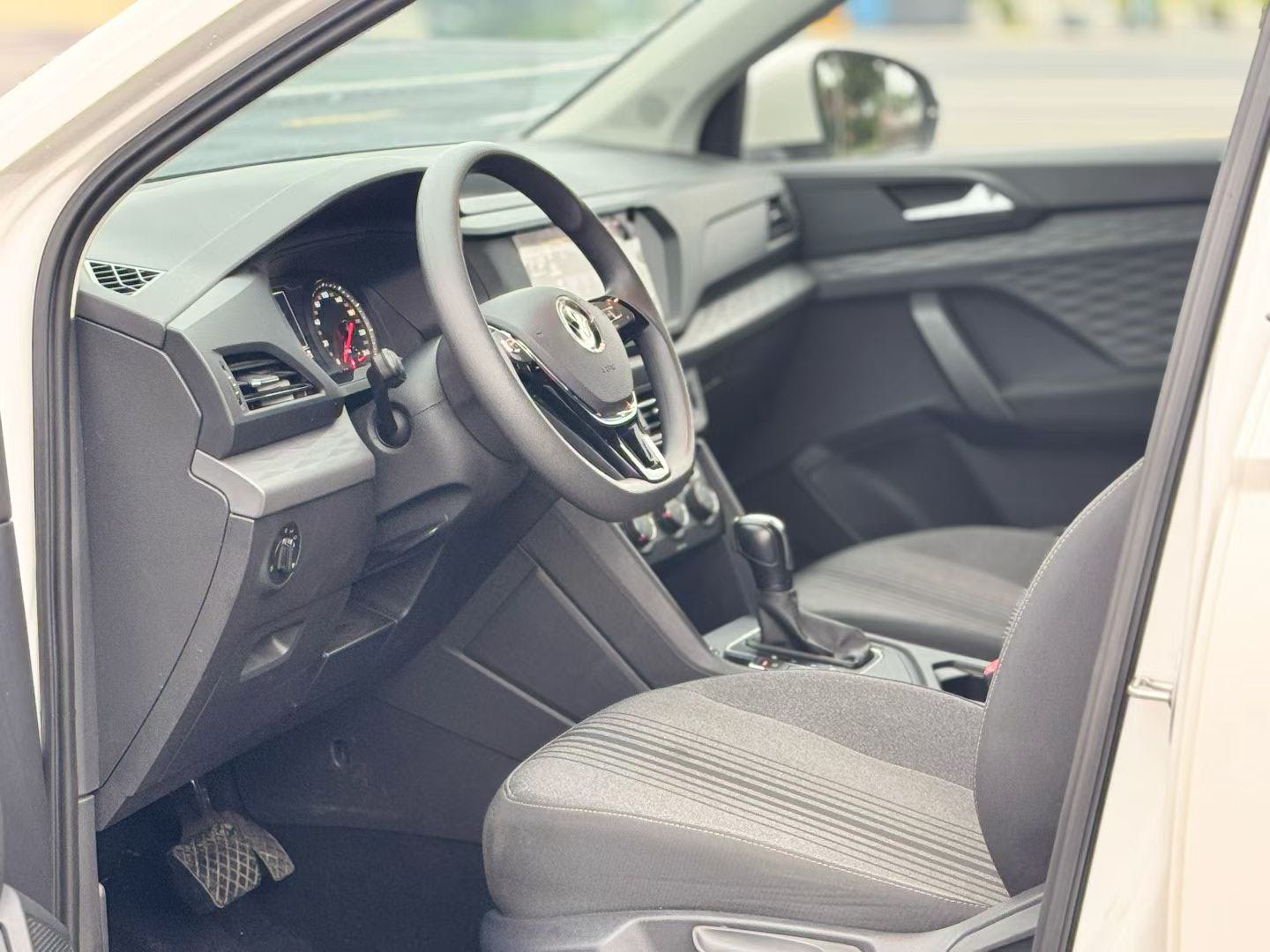 Volkswagen Tharu 2021 car image #4