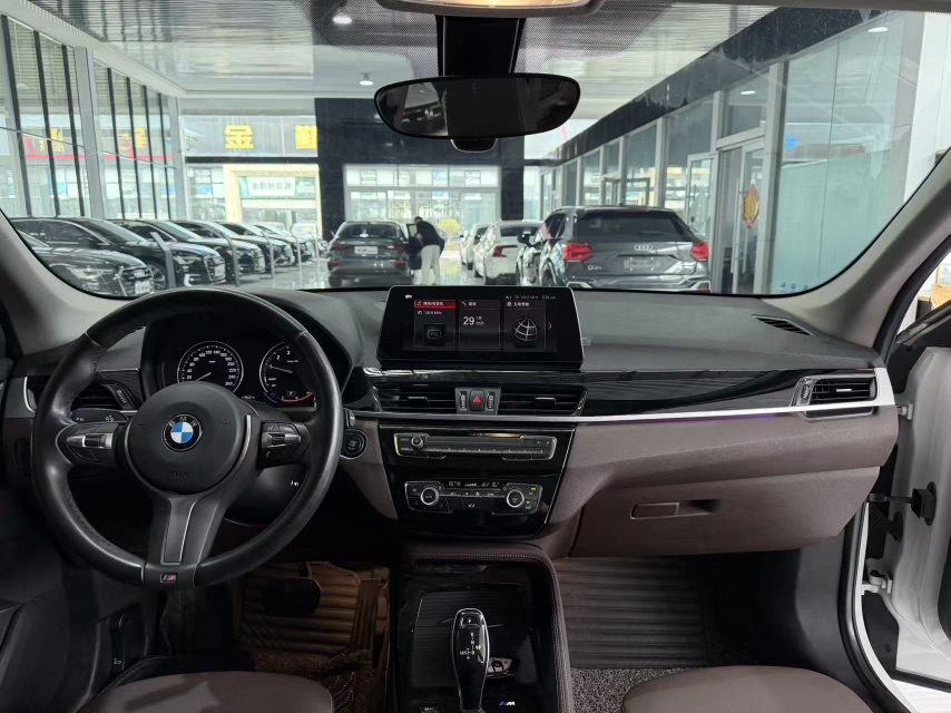BMW X1 2023 car image #8