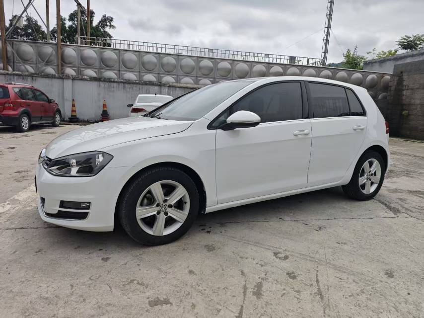 Volkswagen Golf 2016 car image #2