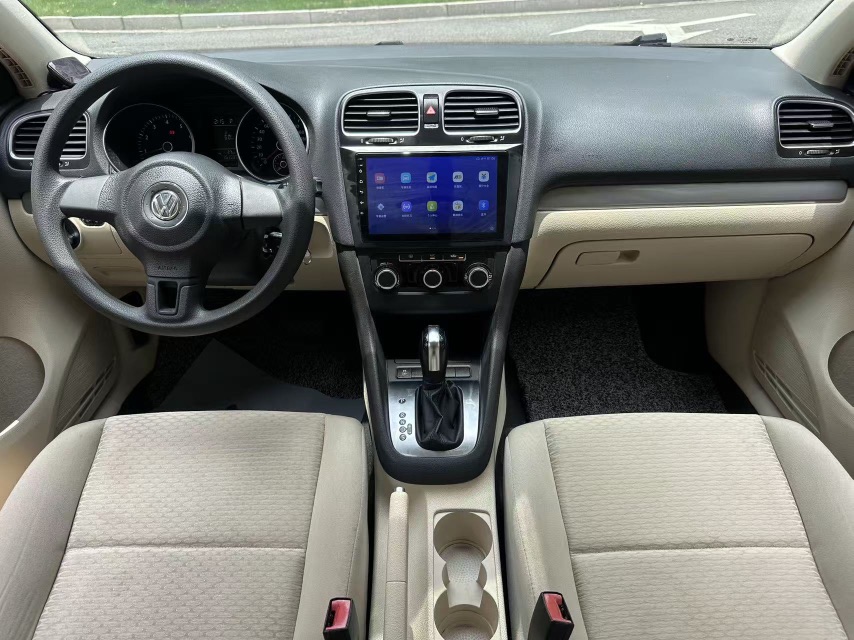 Volkswagen Golf 2013 car image #8