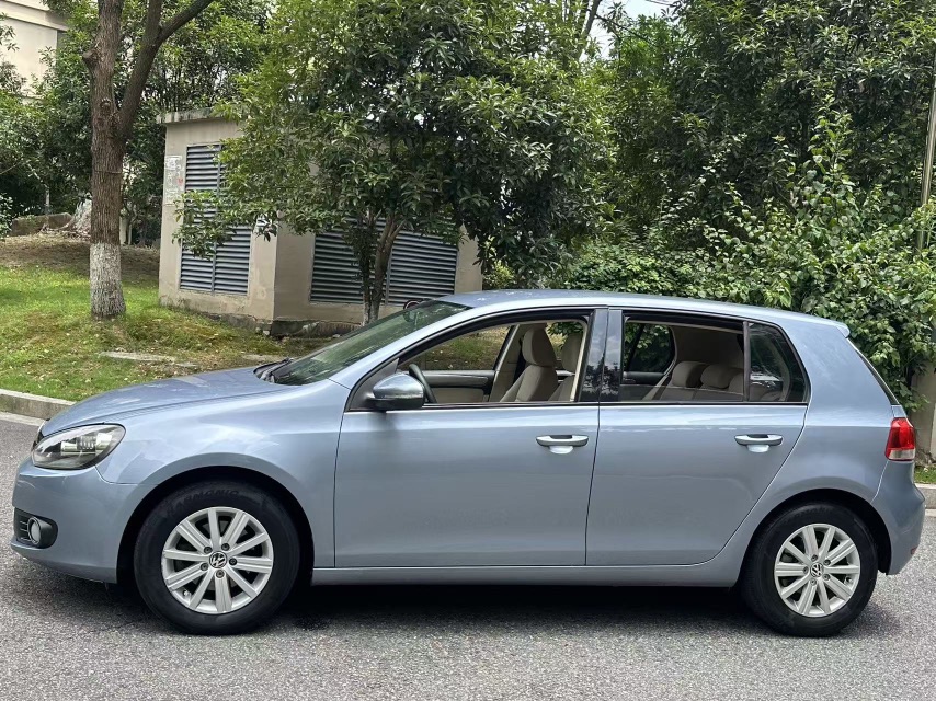 Volkswagen Golf 2013 car image #4