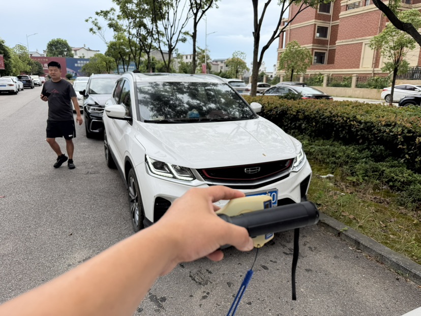 GEELY Coolray 2021 car image #2