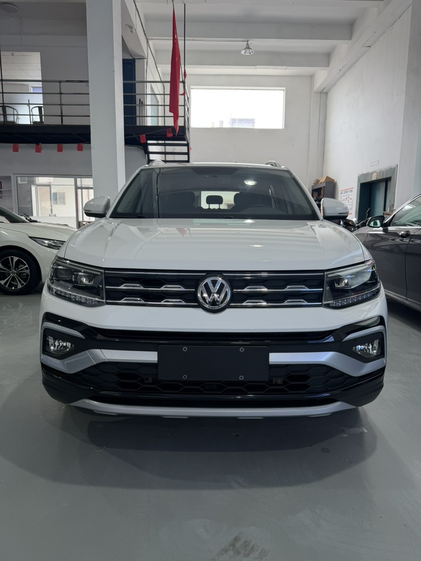 Volkswagen T-Cross 2020 car image #2