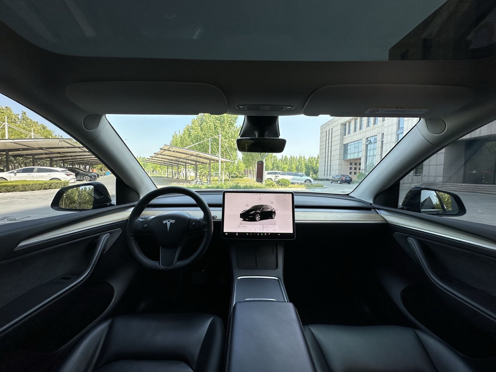 Tesla Model Y 2023 #9 Tesla Model Y 2023 car image #9