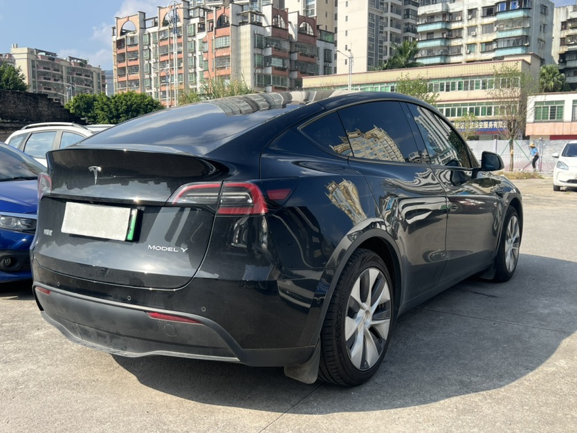 Tesla Model Y 2023 #6 Tesla Model Y 2023 car image #6