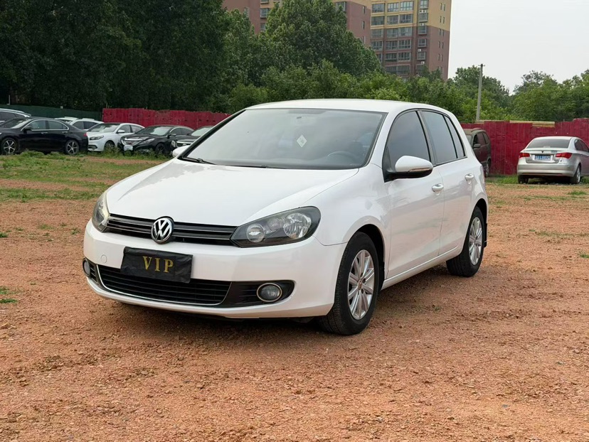 Volkswagen Golf 2013 car image 