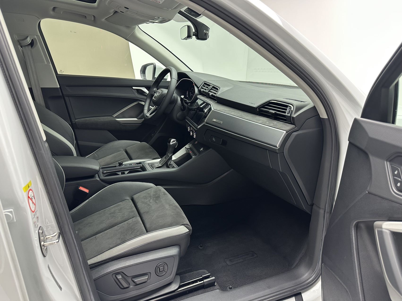 Audi Q3 2022 #8 Audi Q3 2022 car image #8