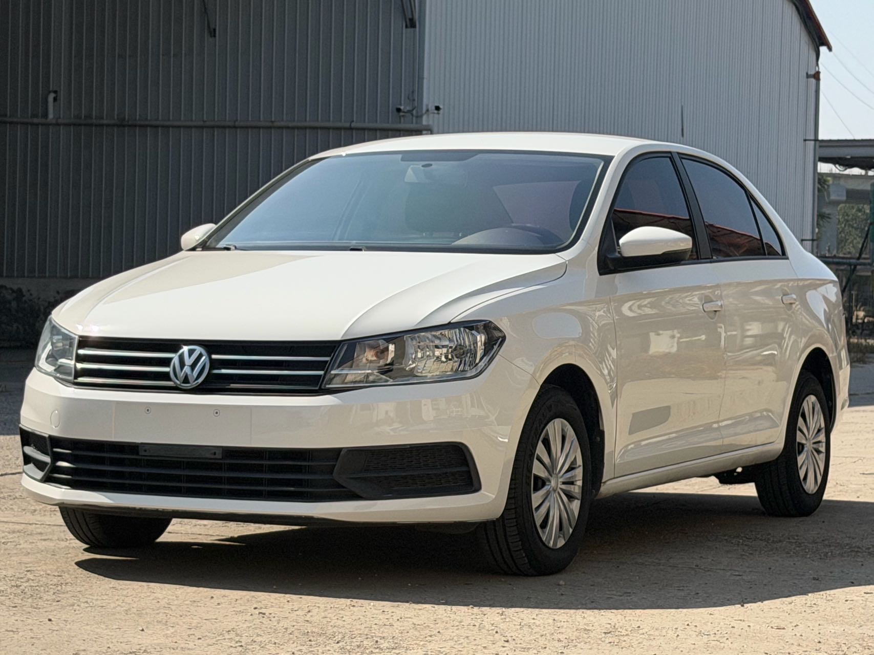 Volkswagen Santana 2019 car image 