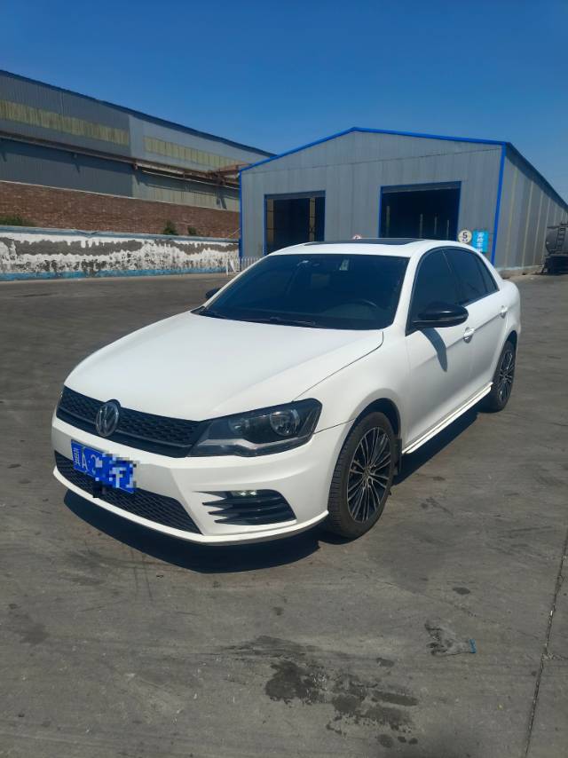 Volkswagen Bora 2015 car image 