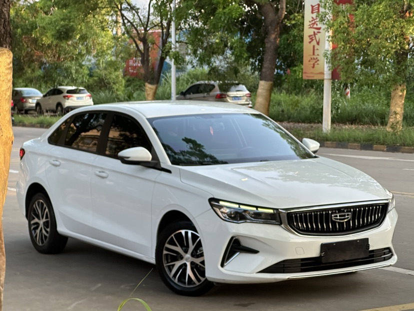 GEELY Emgrand 2023 car image #3
