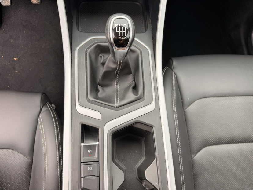 GEELY Vision X6 2020 car image #10