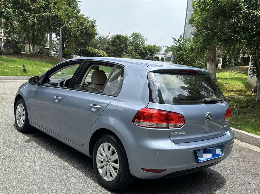 Volkswagen Golf 2013 car image #5