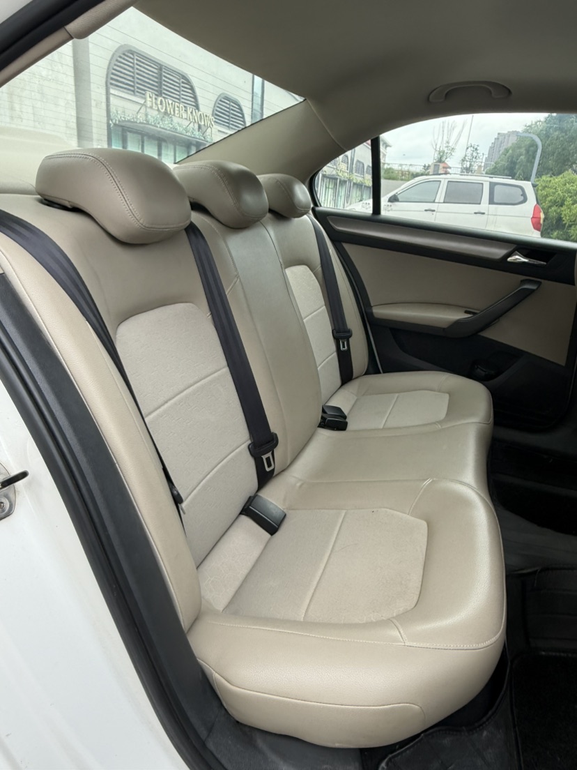 Volkswagen Santana 2013 car image #6