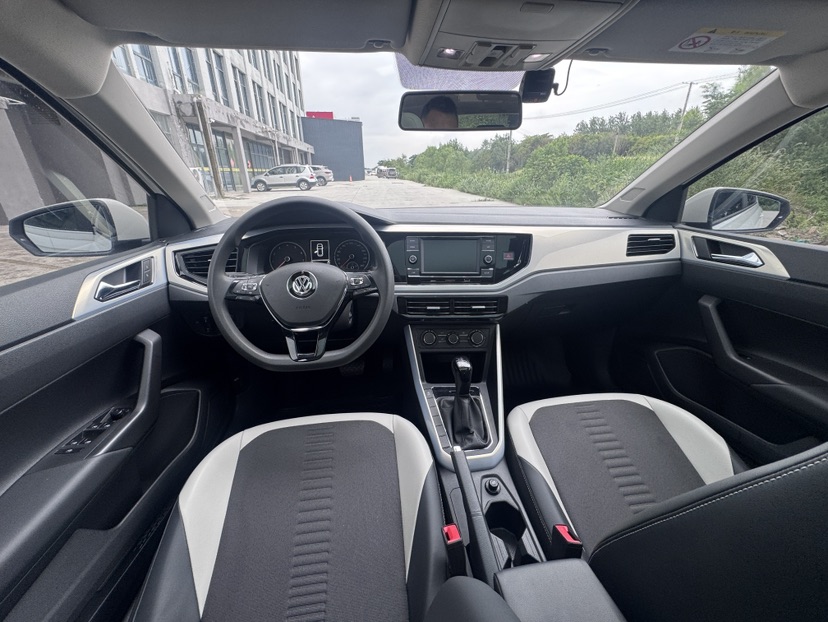 Volkswagen Polo 2020 car image #5
