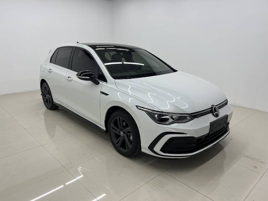 Volkswagen Golf 2022 car image #3
