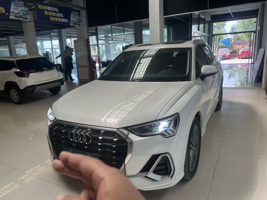 Audi Q3 2020 car image 