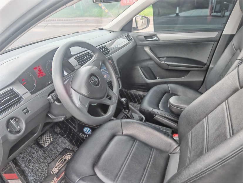 Volkswagen Santana 2018 car image #9