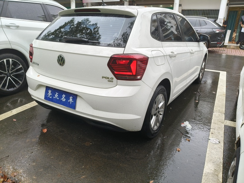 Volkswagen Polo 2019 car image #9