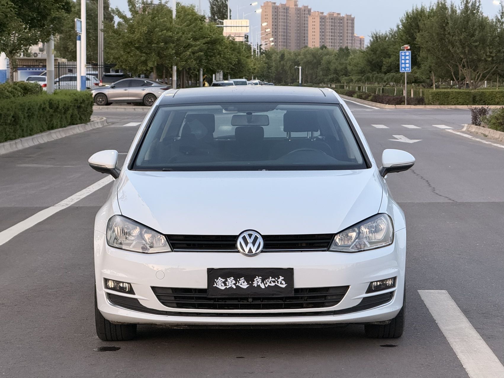 Volkswagen Golf 2016 car image #2